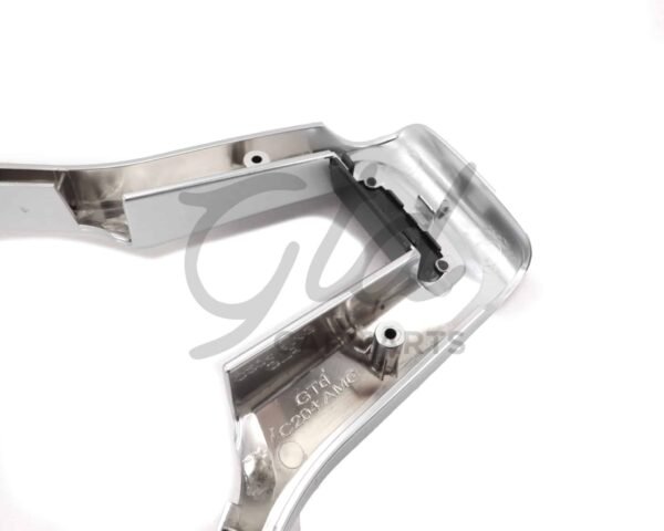 MB10 0051 4 scaled 1