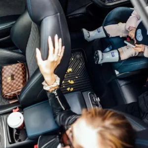 PACK 3 TAPETES BORRACHA NO.77 DACIA DUSTER III  SUV 2024 -> - Image 2